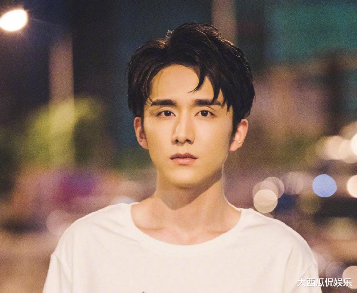 张新成|继《你好旧时光》后，张新成再接青春校园影片，女主是99年的她