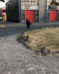 书尽心生|搞笑GIF：不怕神一样的对手，就怕猪一样的队友！