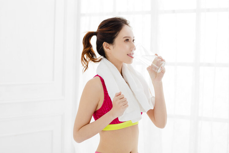 胆固醇|美国预防脑梗，坏胆固醇越低越好，中国持反对意见，患者听谁的？