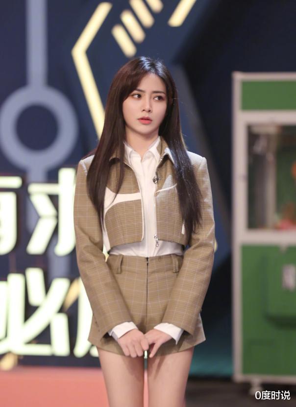 0度时说|谢可寅有多保守？穿西装裤还要搭配内搭，坐下后秒懂