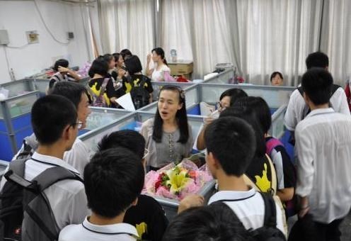 家中大小宝|为什么毕业后会回母校看望老师的大部分都是差生？老师：3个原因