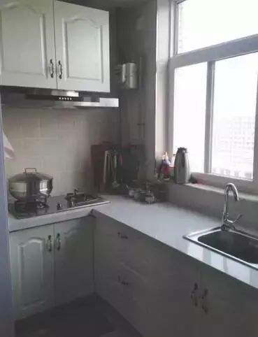 花105万在上海买的28平小窝，卧室都没有，睡觉还得紧挨天花板！