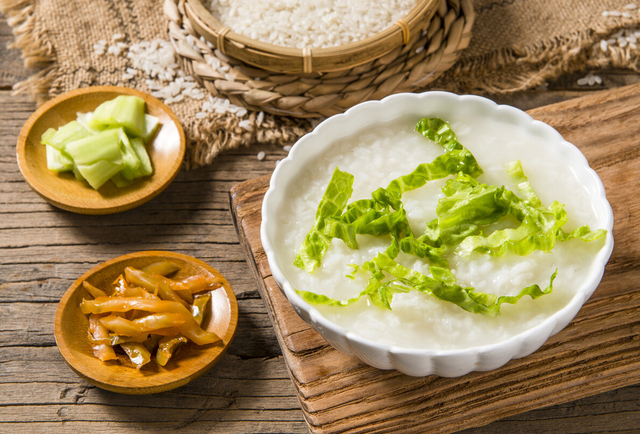 柯金健康|69岁老人胃病转正常，消化科医生：2种食物坚持吃，或有助养护胃