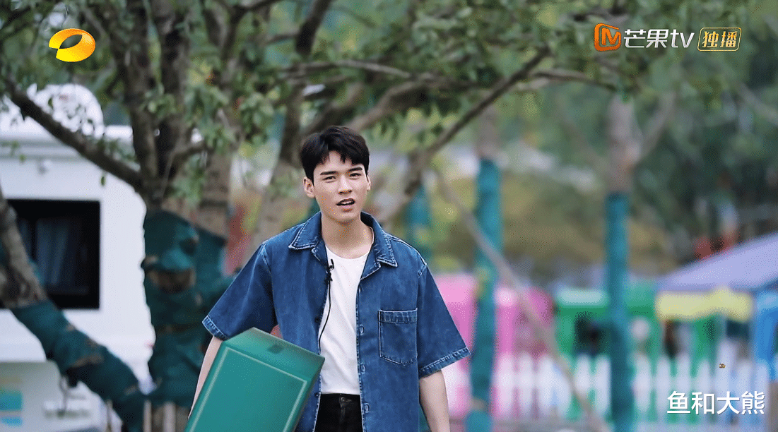 龚俊|《中餐厅5》首播，龚俊仅出镜10分钟，两个细节表明他恐不会常驻