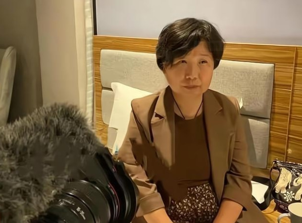 李昕言温度空间 2016年，杜新枝因合同纠纷被告上法庭，怪不得要求律师称她为被告