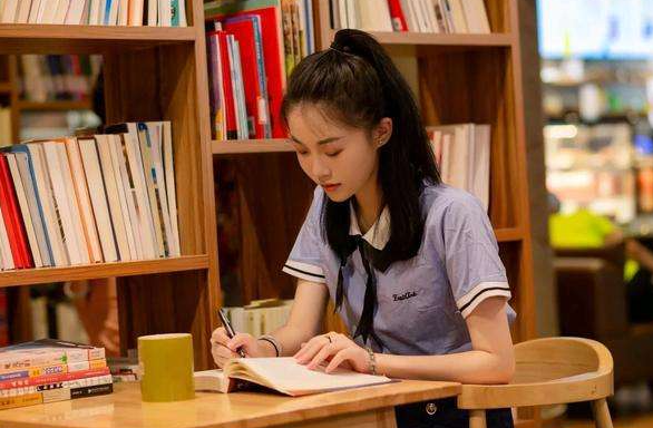 医生|受婆婆喜爱的儿媳职业，医生和公务员排进前三，榜首职业让人羡慕