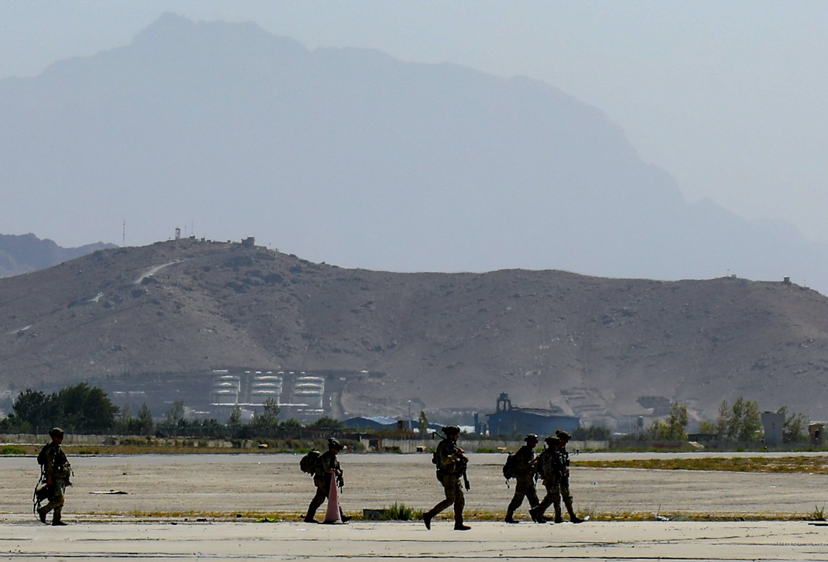 阿富汗喀佈爾機場大爆炸，美軍當場13人喪生，拜登提到增兵反擊-圖2