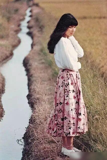 肖浩飞白|25岁走红,50岁出轨,被老公捉奸赔偿800万,潘越云的故事好荒唐