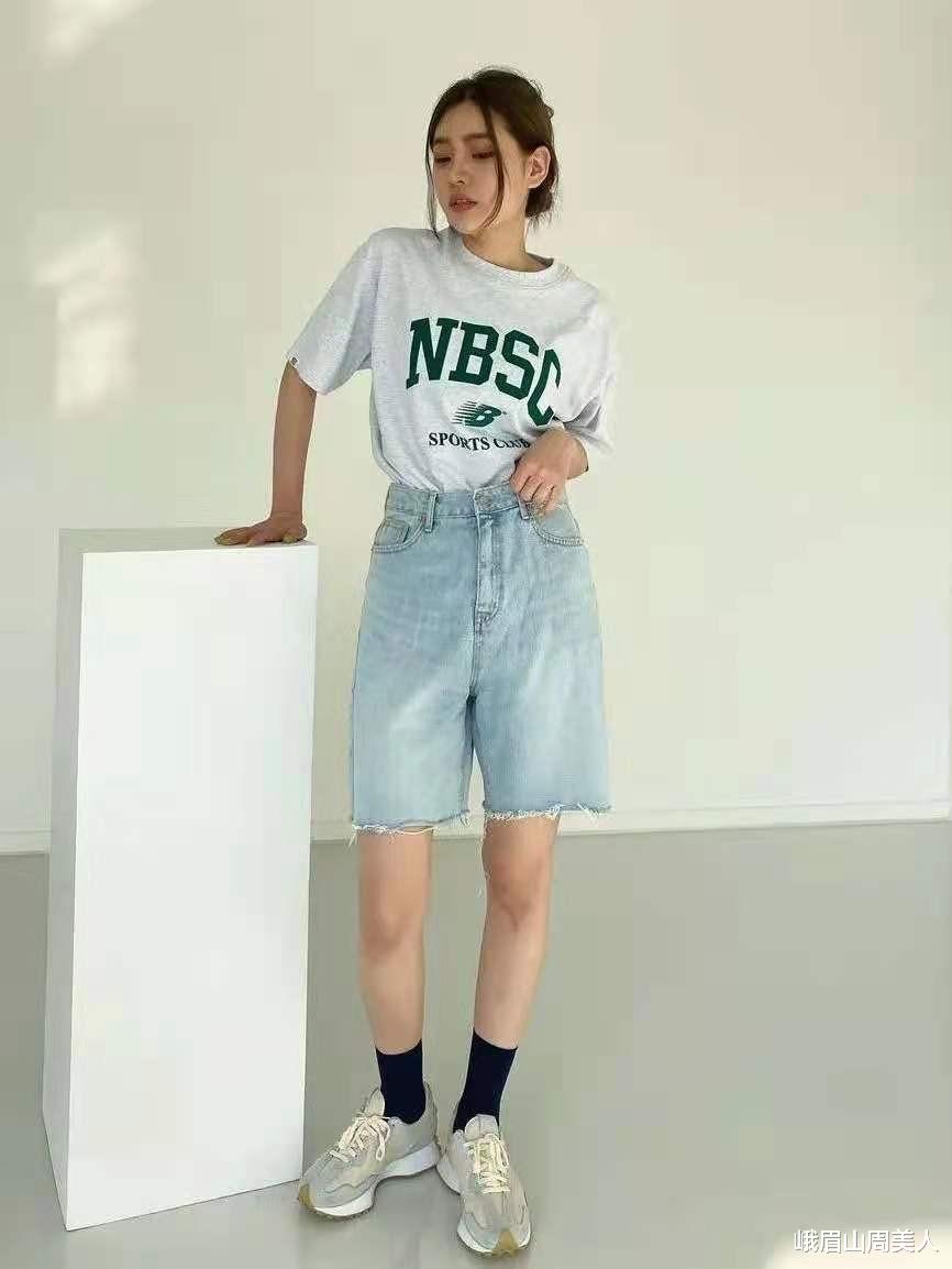 峨眉山周美人|?教你怎么把“t恤”穿出高级感，搭配这几款下装，每天穿搭不重样