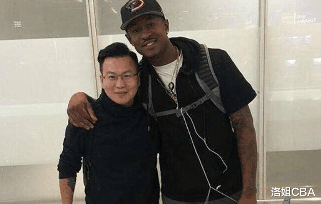 比斯利|CBA三消息：上海追逐超级外援，巴斯望回CBA打球，史林杰大吐苦水