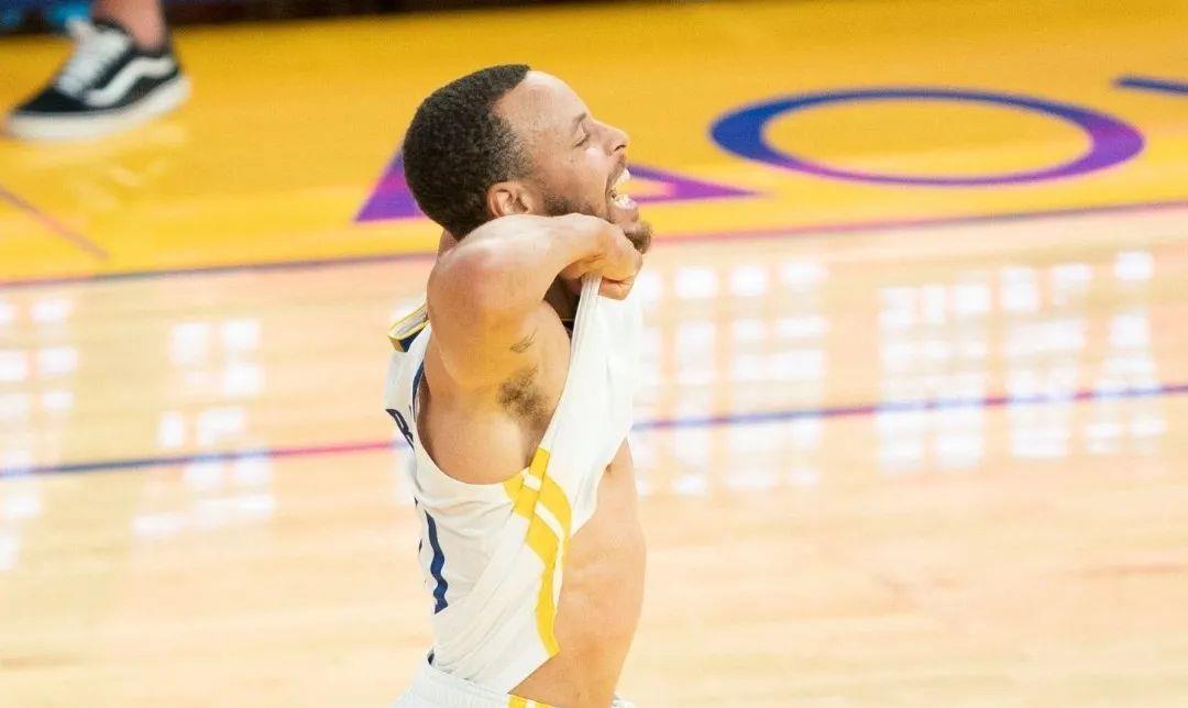 斯蒂芬·库里|一年6000万！历史最大合同！真香！