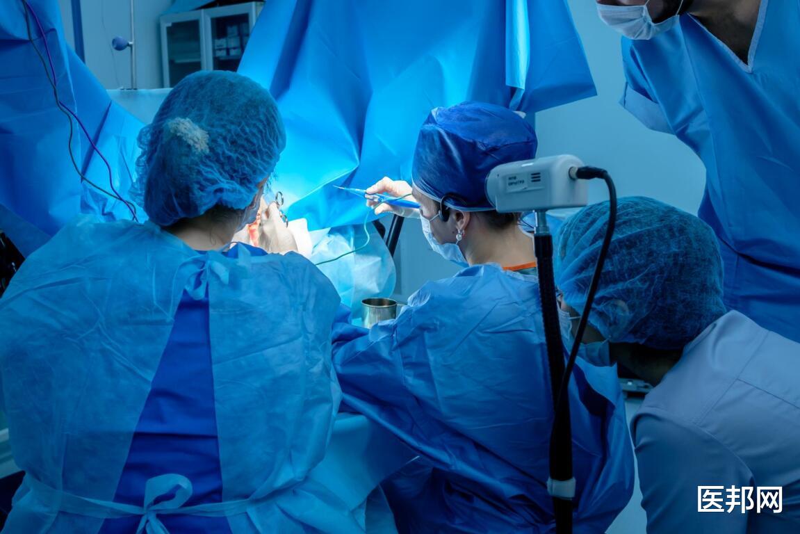 立冬|都很疼，痔疮和肛周脓肿有什么区别？手术治疗是微创吗？