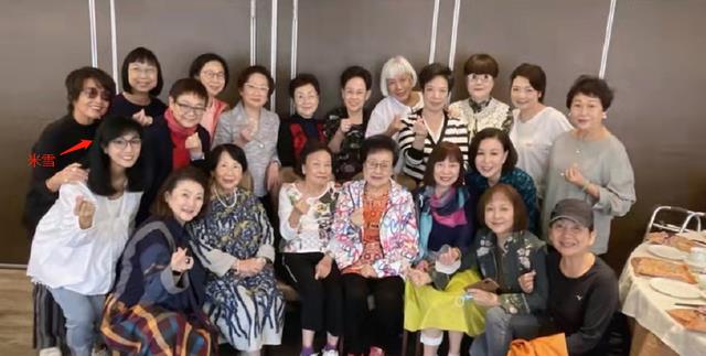 余慕莲|香港老戏骨私下齐聚！66岁米雪冻龄有术，“丑女”余慕莲身形消瘦