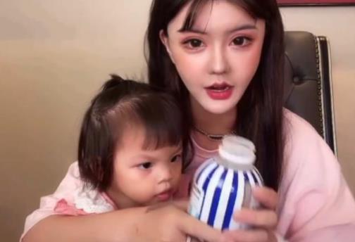 韩安冉|小猪终于良心发现，与韩安冉陪女儿去上海看病，前提不跟前妻碰面