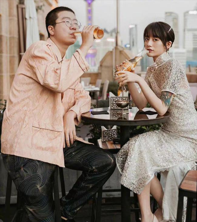 李诞|李诞黑尾酱离婚真正原因曝光，李诞出书自曝：婚姻带给我巨大痛苦