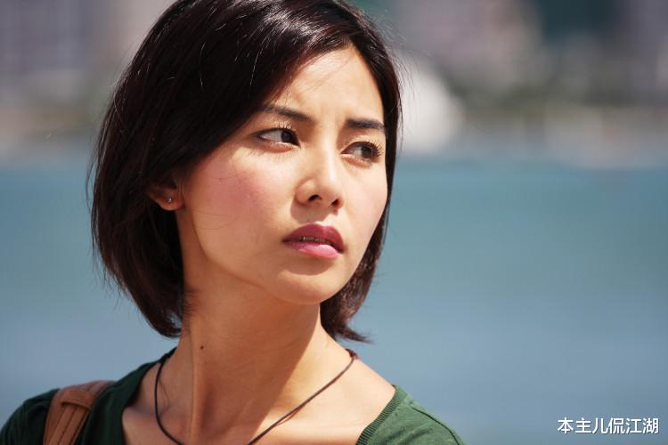 蒙嘉慧|蒙嘉慧：打败梁咏琪，和郑伊健结婚8年，49岁没孩子也幸福