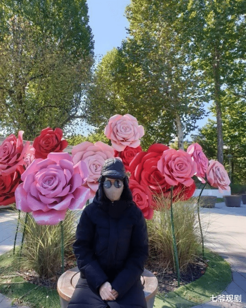 金素妍|从《顶楼》里出来，40岁金素妍秒变娇嗲女生，帅哥老公用心逗老婆