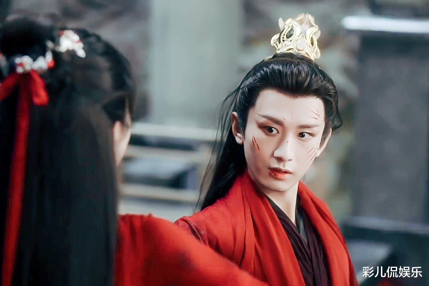 春晚|“古装男神”配红衣：成毅邪魅、肖战龚俊帅出天际，邓伦妖艳十足