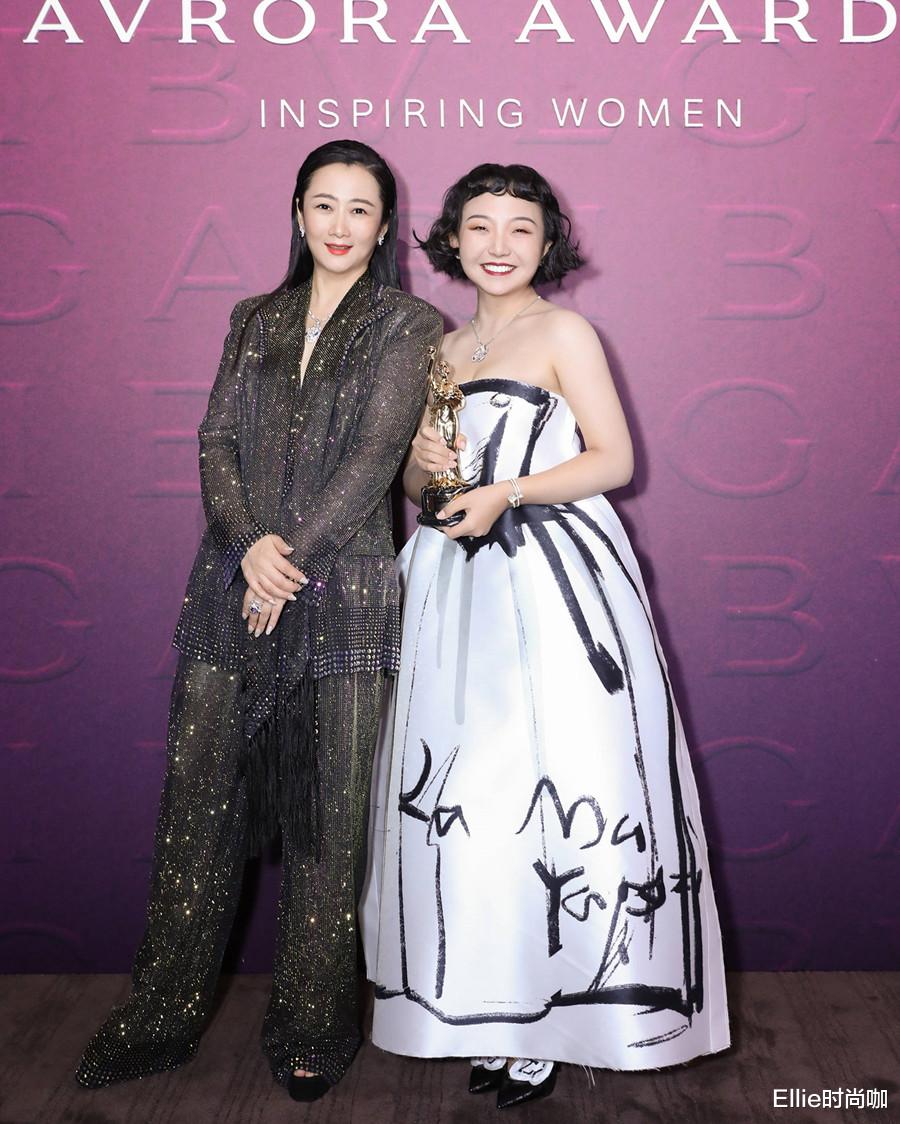 Ellie时尚咖|辣目洋子120斤却美得自然！大胆挑战抹胸装，真实不做作
