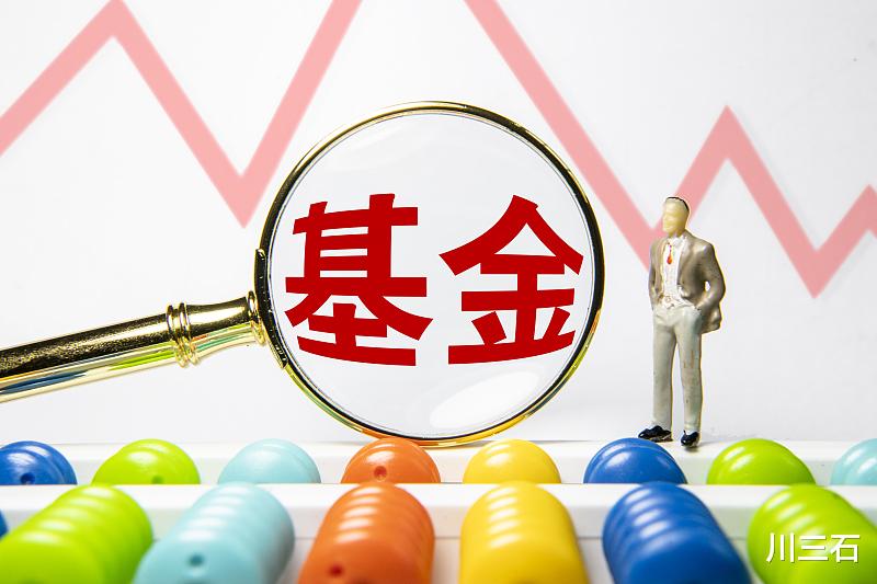 回撤|1年赚105.14%，规模才4100万，这个基金经理才是真正的“小而美”！