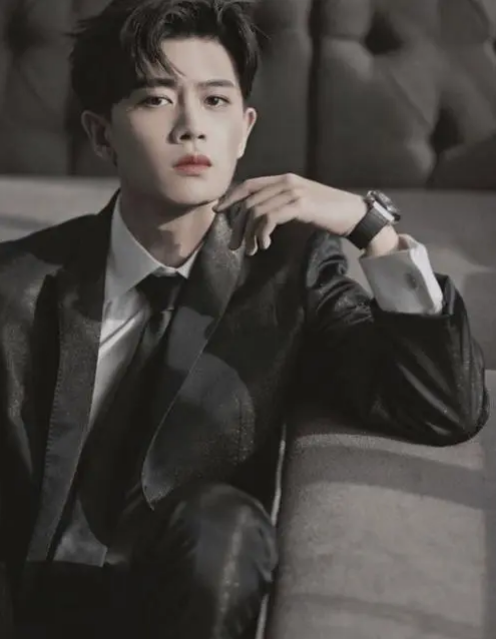 王宝强|任嘉伦新剧《请君赐轿》开拍，上演千年妖帝与正义女匪精彩对戏！