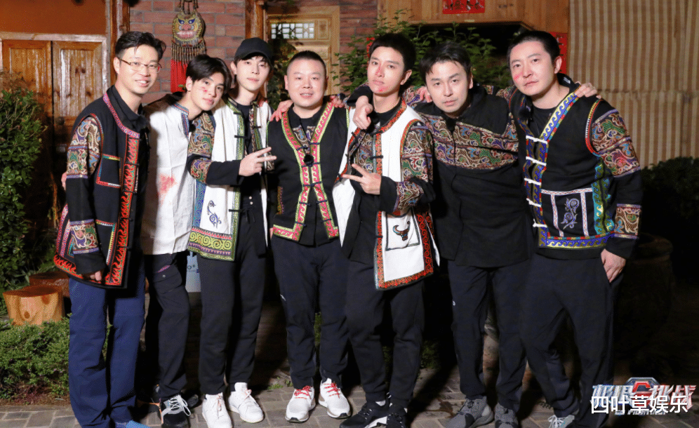 景甜|《极挑》官宣嘉宾海报，全员穿民族风服装，邓伦黄明昊少年感十足