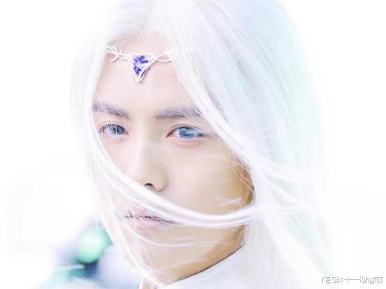 |雌雄难辨!看了这10位男星的女装扮相,男人都会心动