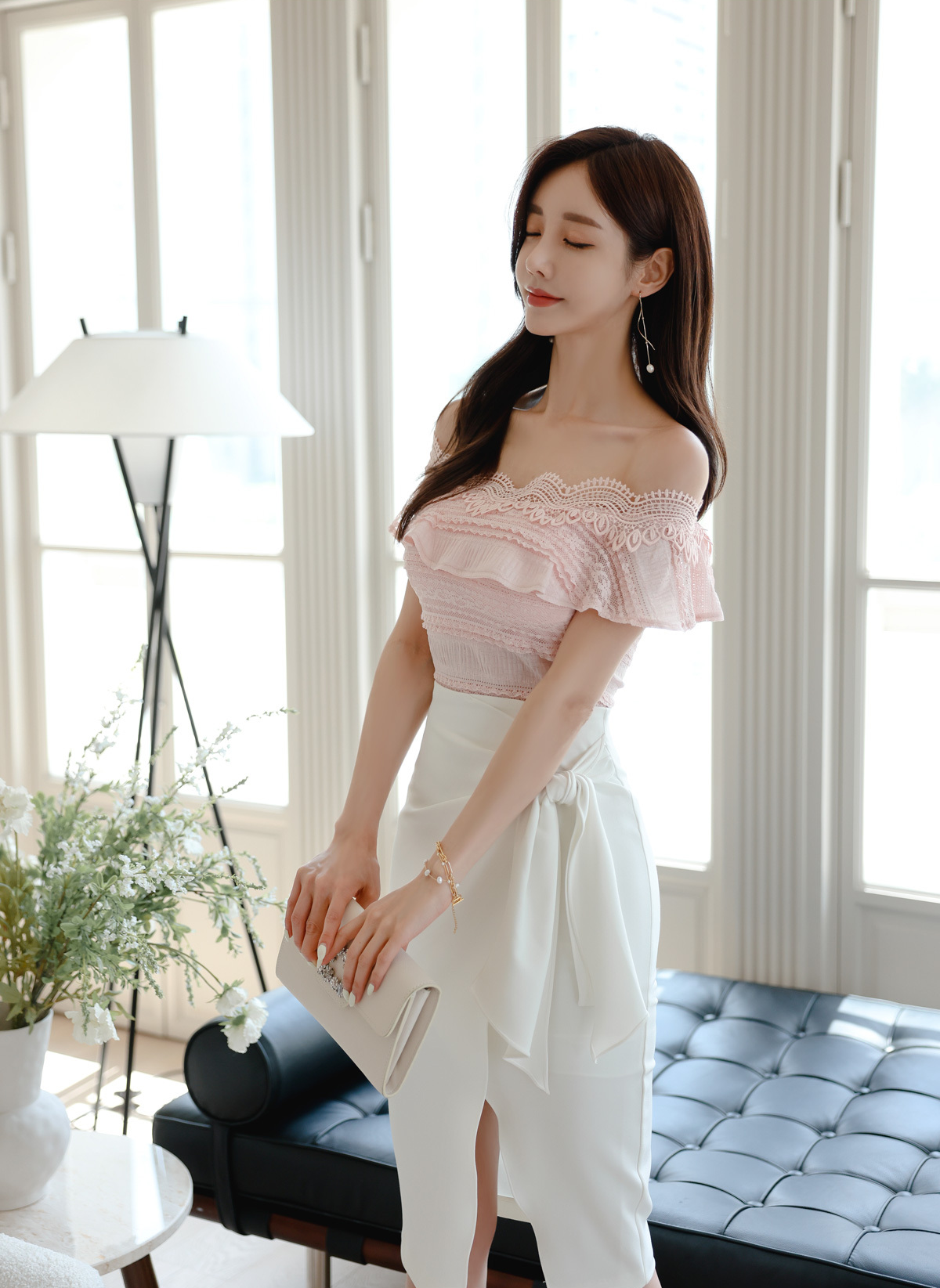 孙允珠|首发名模孙允珠2021年9月高清写真：粉蜜邦妮甜宠娇羞果桃抹胸裙