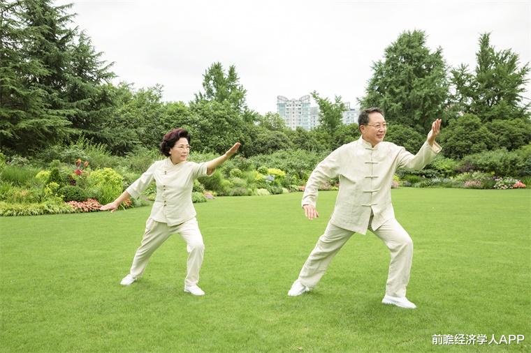 疾病|日本发现百岁老人长寿秘密:竟藏在“粪便”里,能够延缓衰老