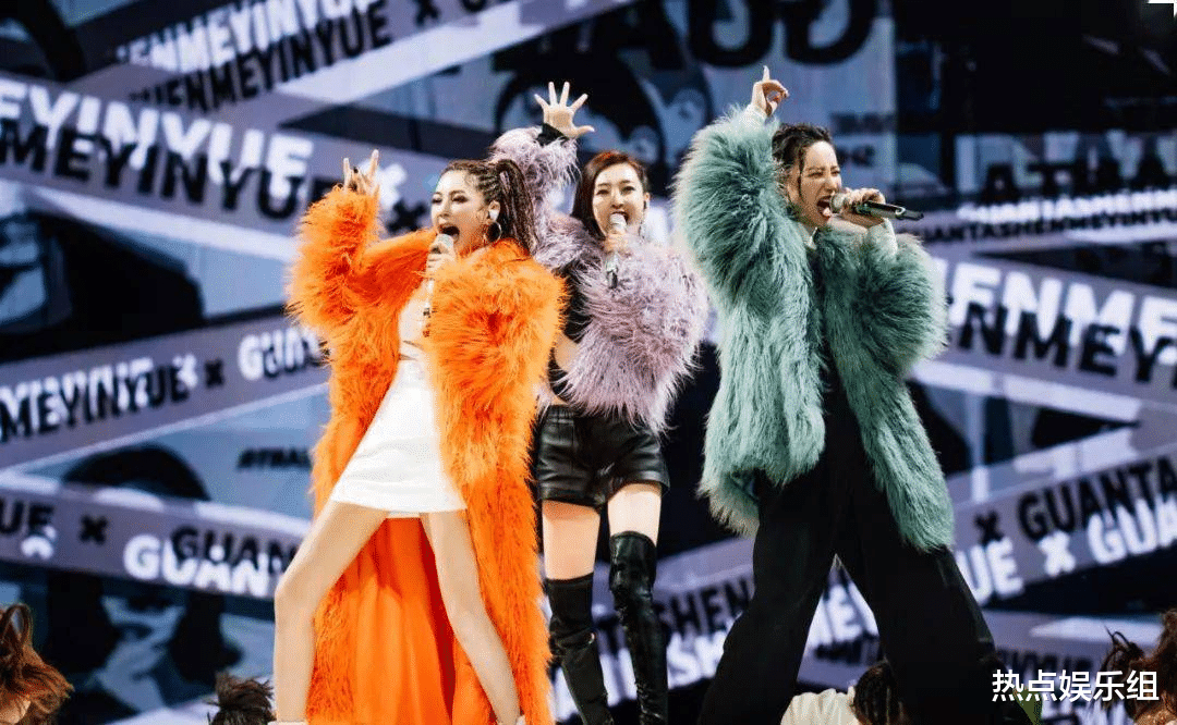 张小斐|张小斐火了！和贾玲的情谊让人羡慕，可热搜却让电影徒添诟病