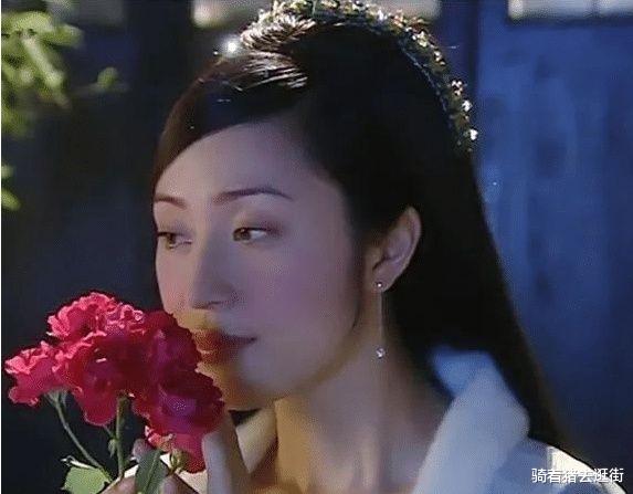 杨蓉|十位古装拈花美人，杨蓉醉人，李沁清新，但均不及她惊艳