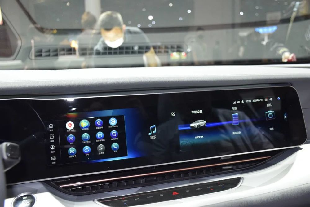 華為中大型純電轎車阿爾法S起售價為25萬，目標直指特斯拉Model 3-圖6