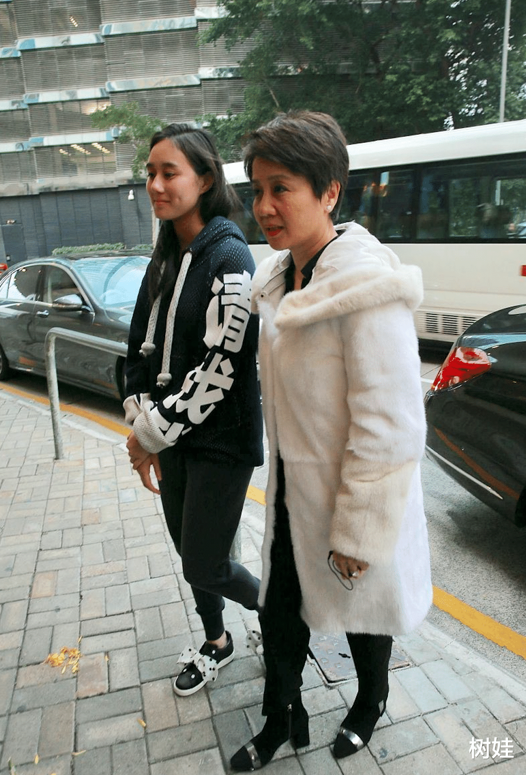 赘婿|梁安琪为奚梦瑶二胎生女感到开心，专程到上海陪产，婆媳相处融洽