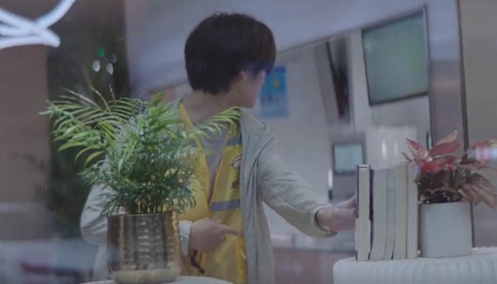 |背景强大的“高冷玉女”，是如何落下神坛的？