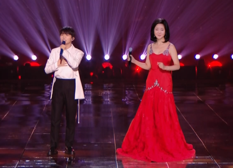 芒果台|跨年夜六大电视台收视大战，终于测出了真正的“收视王牌”