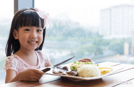 文海话育儿|3种食物天生就是来“坑娃”的!吃一次等于3个塑料袋,家长快停手