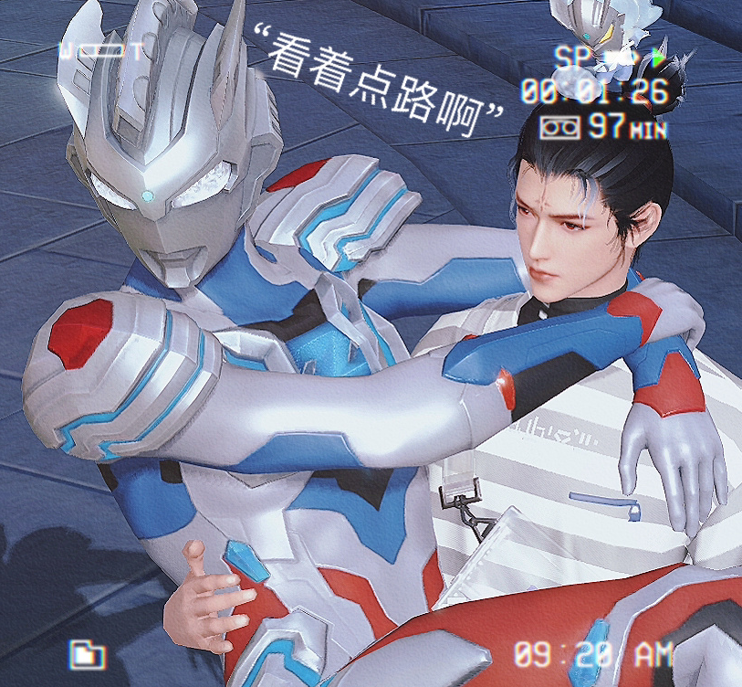 acgn漫评|为满足男友怪癖，女生穿上奥特曼紧身套装当街求抱抱!