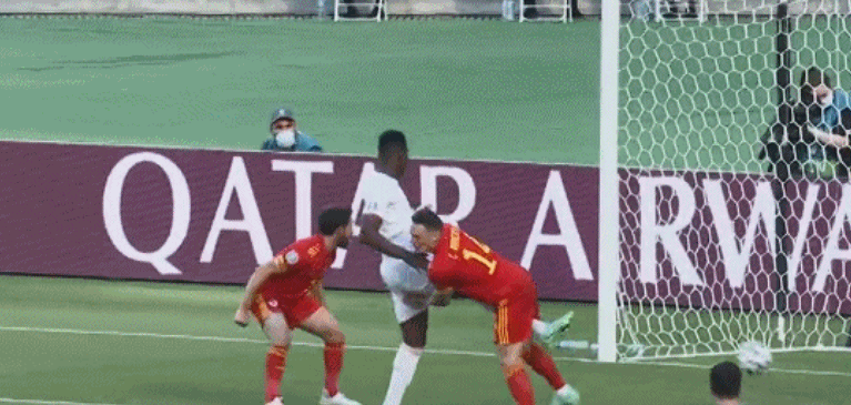 歐洲杯|9比18！歐洲杯黑馬搶1分，高中鋒救主，關(guān)鍵改判扼殺神奇換人