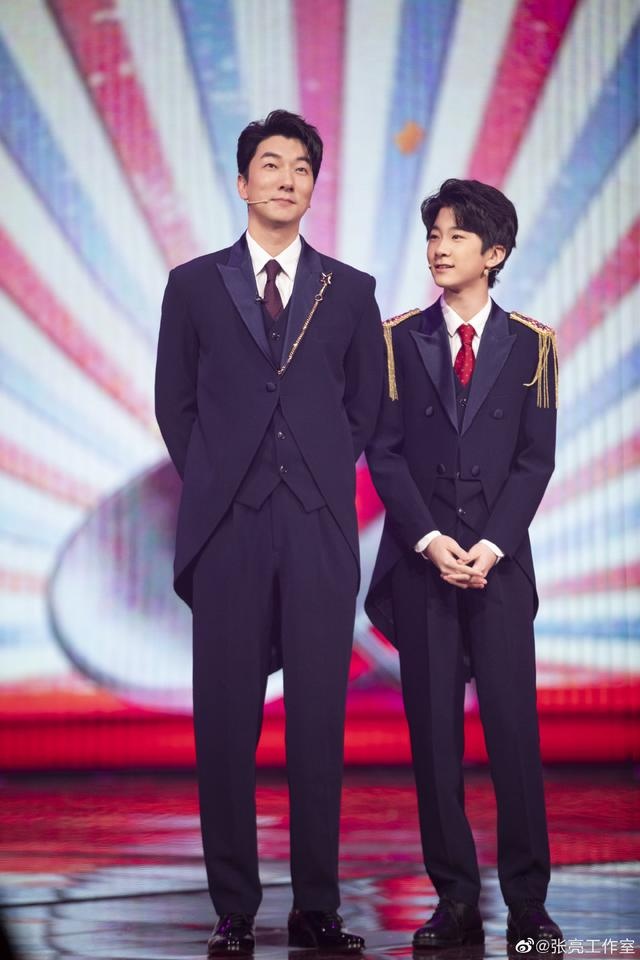 小小志|荣梓杉个子直奔190，14岁石头和郭涛一样高？身高长腿拿捏住了