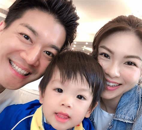 二胎|12月已有6位星二代降生，4个二胎宝宝都是男孩，个个含着金钥匙