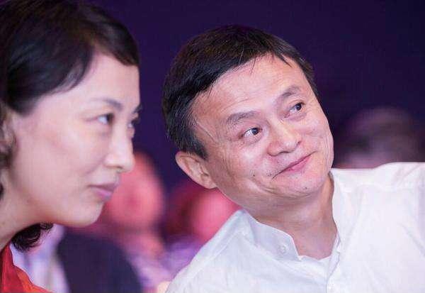 阿里巴巴|马云承诺前台小姐在阿里工作，干满10年分2亿，20年了结果如何？