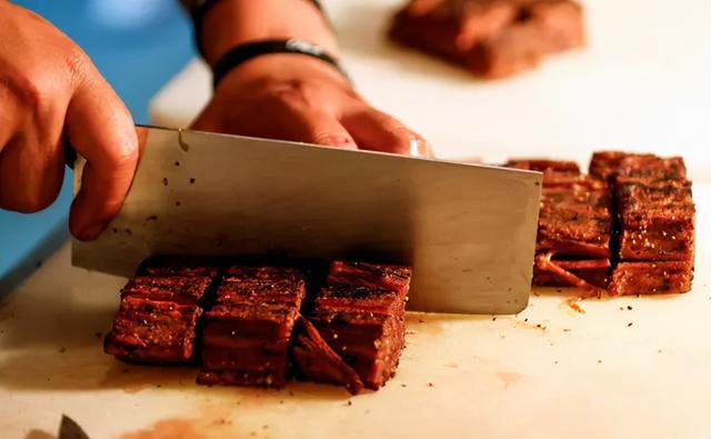 云闪付|以色列一公司推出整块3D打印人造牛肉 外观逼真味道亦相似