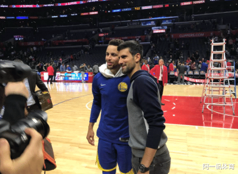 斯蒂芬·库里|库里弟弟罕见爆发！娶NBA名帅千金生活滋润，如今1家4口家庭美满