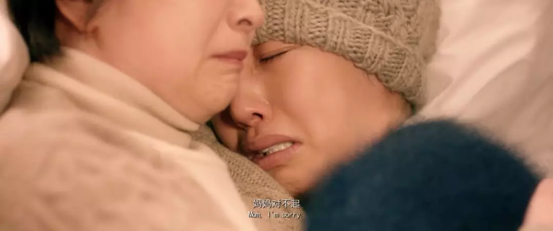 |李咏去世2年，女儿一张近照上热搜，哈文3个字吐露心声