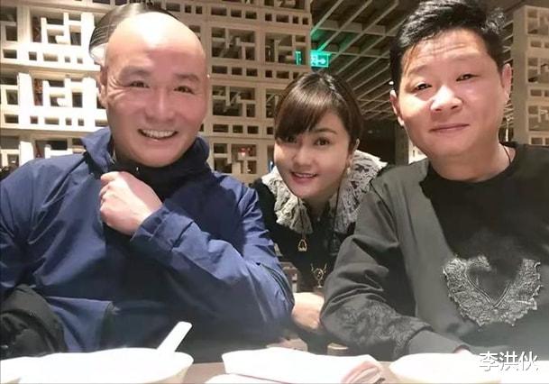 程潇|老演员生存不易，方丈侯堃卖货被嘲过气，为赚钱低声下气陪着笑脸