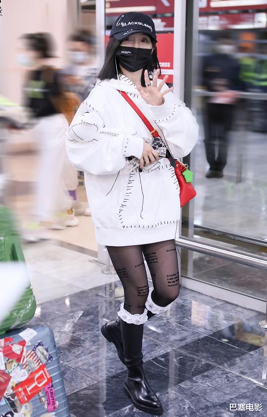 街拍|明星街拍丑态百出：尹正像大妈，陈志朋乡土风，吴宣仪一言难尽