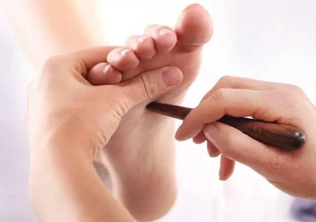 朱医生讲健康 秋冬季节易脱发？医生：日常多注意这1个穴位，很实用