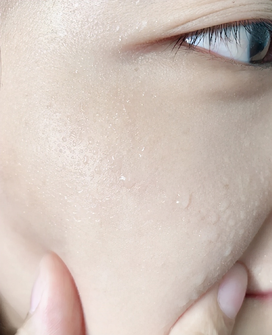 景甜 景甜皮肤好到“没毛孔”，大方分享的“护肤”日常火了，金晨：确实有用