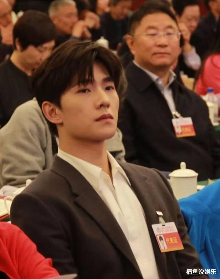 修图|当明星离开精修图，赵丽颖吴昕暴露真实颜值，谁帅谁美一目了然！