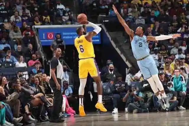 勒布朗·詹姆斯|平了生涯記錄！詹姆斯第14次30+，超越杜蘭特，獨(dú)居全聯(lián)盟第一！